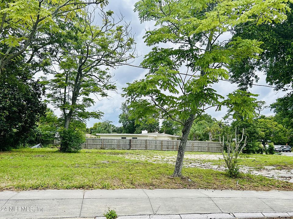 2nd image of 522 10TH Street N