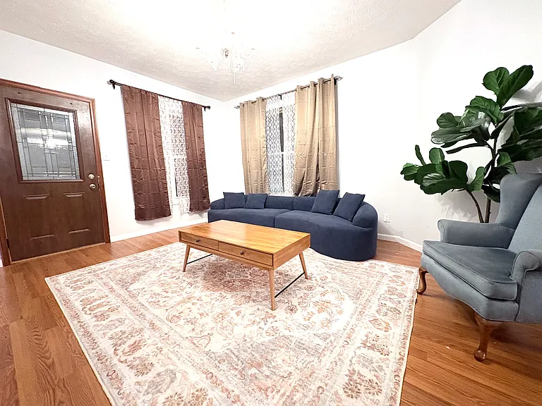 630 Troy St #630 — Photo 9