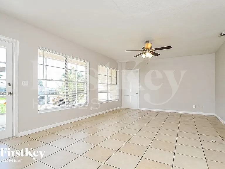 1715 Lake Shipp Dr N — Photo 3