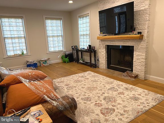 3rd image of 1 Haymarket Ln