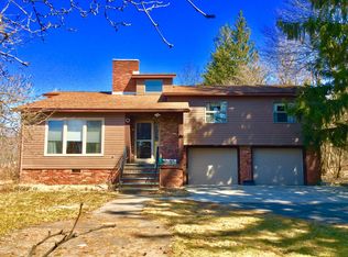 131 Salem Rd, Carbondale, PA 18407