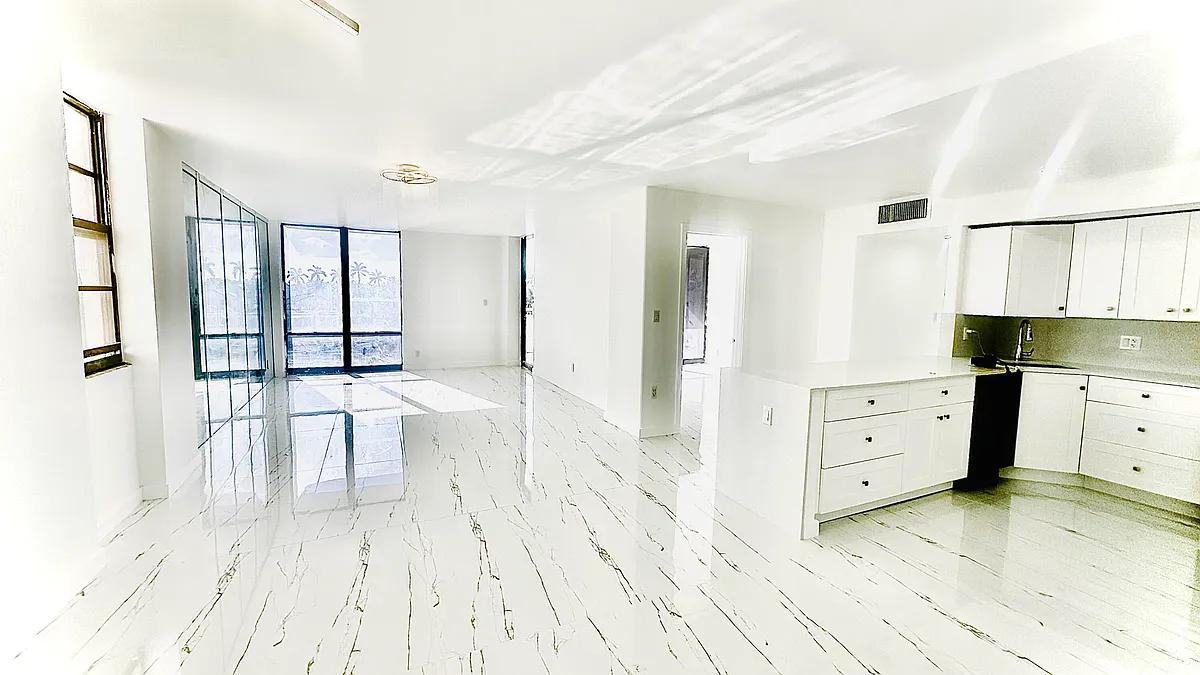 Building Photo - 1600 S Ocean Dr #4A