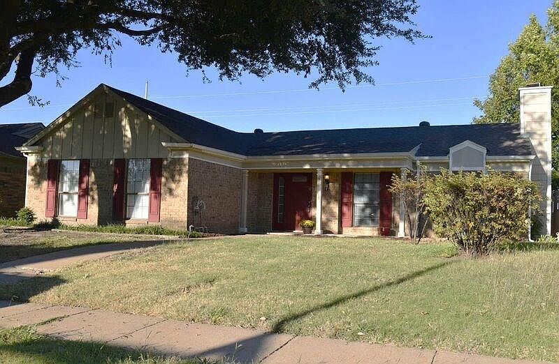 1st image of 2834 Geneva Dr