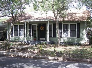 207 E Hutchinson St, Beeville, TX 78102