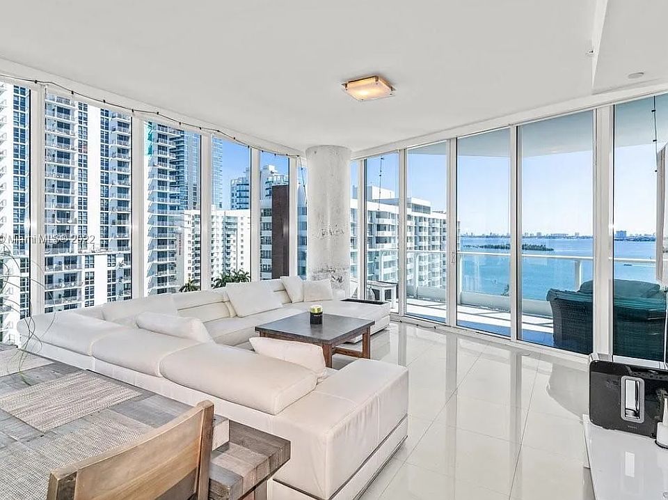 1st image of 2020 N Bayshore Dr APT 1101