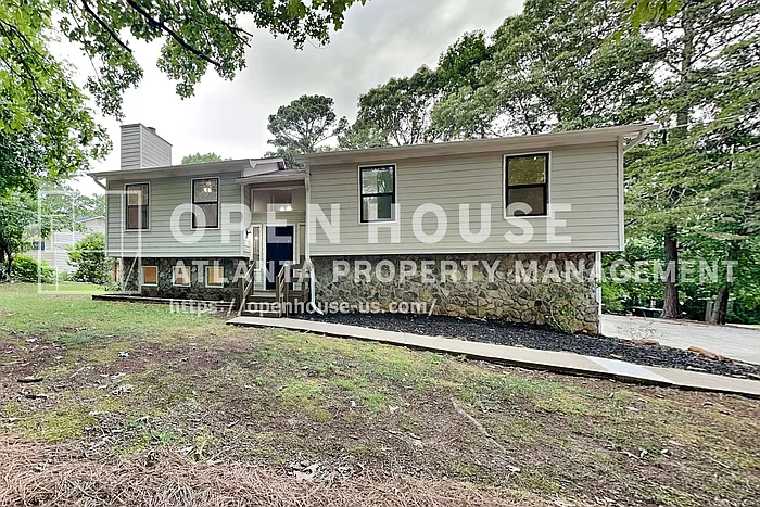 82 Fox Ridge Ct — Photo 1