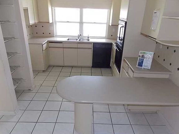 5th image of 18523 Tiffany Dr