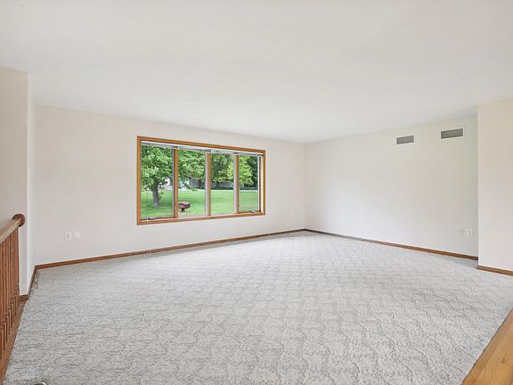 3rd image of 7413 Cedar Crest Dr