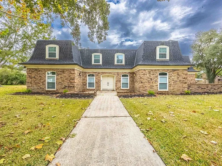 43 Parkway Cir — Photo 1
