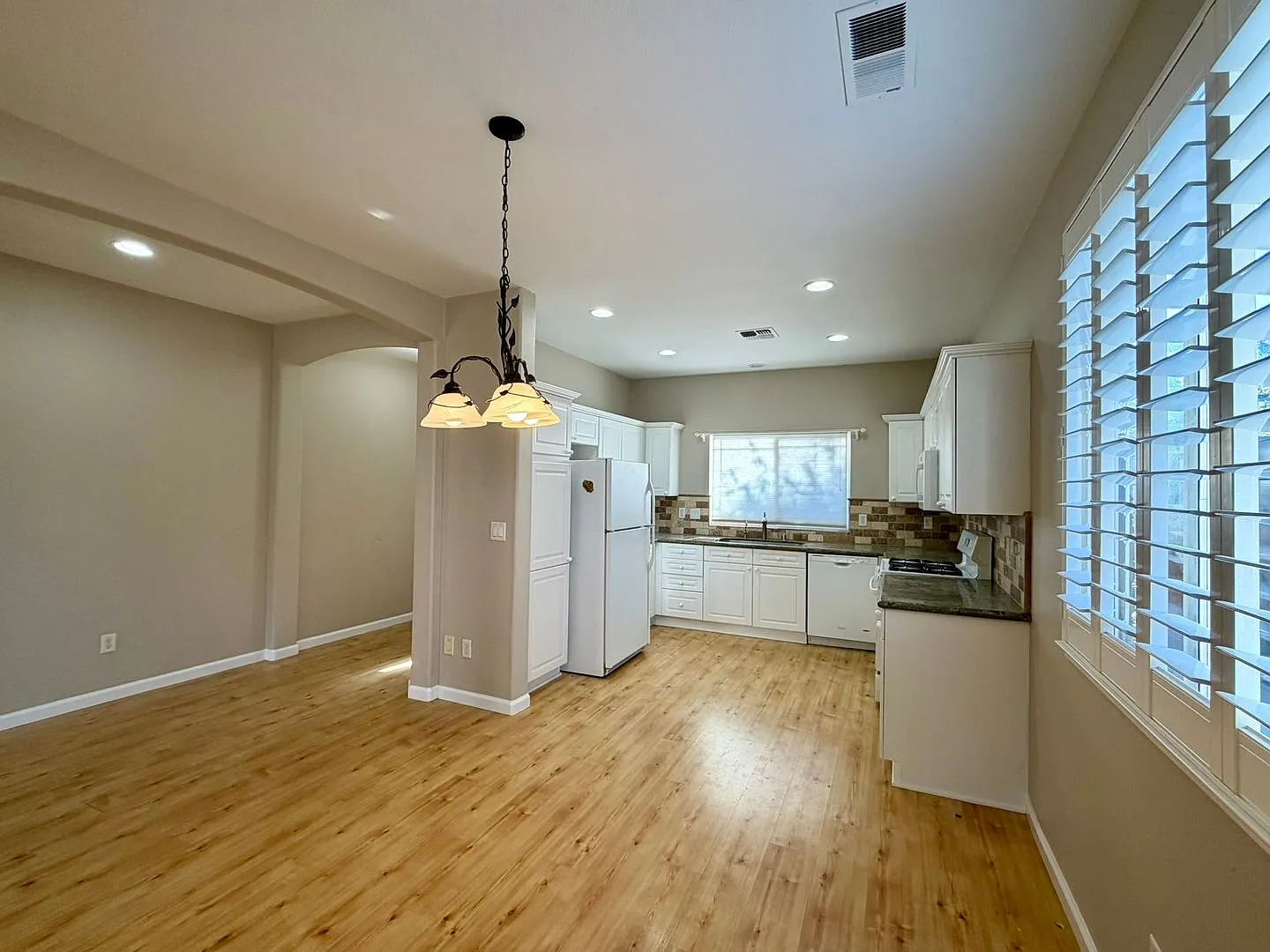 10647 Vista Bonita - Double Diamond Home — Photo 3