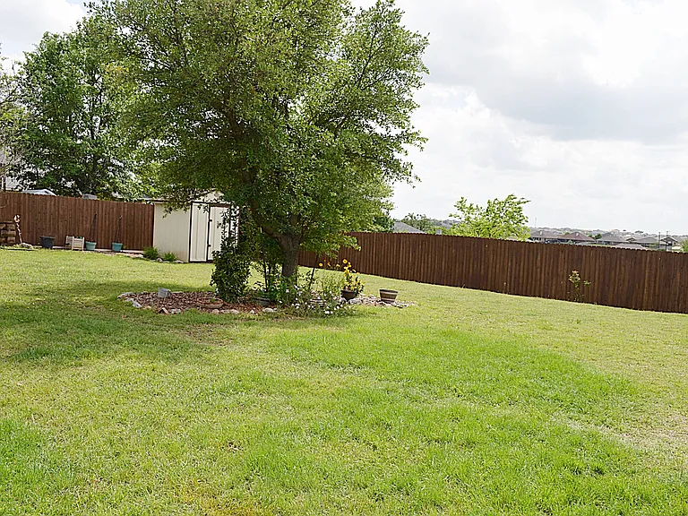 204 Crowfoot Dr — Photo 29