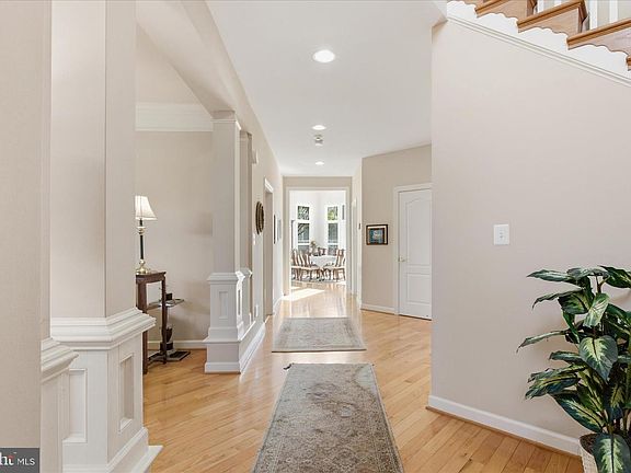 3rd image of 712 Coybay Dr