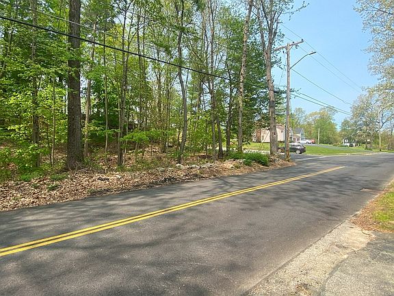 3rd image of 1R Camelot Cir