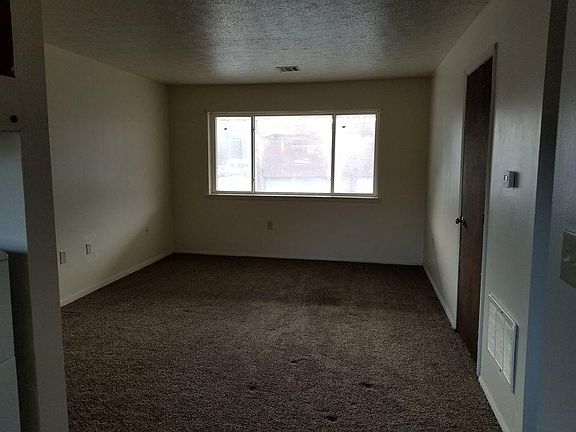 5th image of 130 Elm St #8