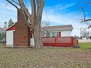 25319 W Grass Lake Rd, Antioch, IL 60002