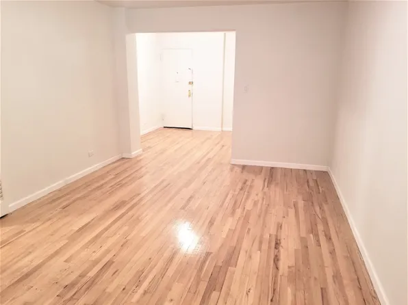 1577 East 17th Street image 9 of 21