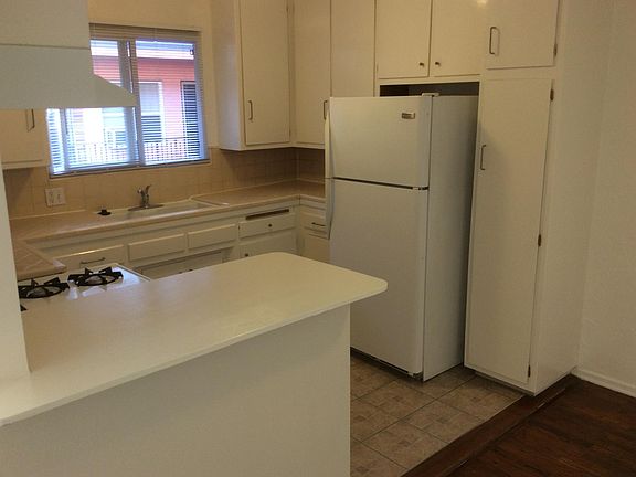 5th image of 7236 Fountain Ave APT 8