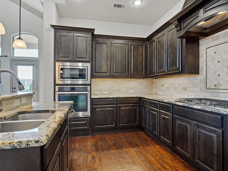 3016 Montebello Dr — Photo 5