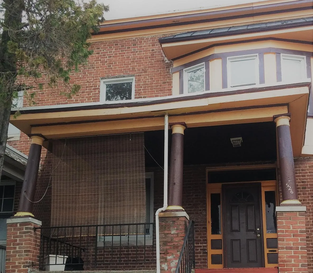 4 bed, 1.5 bath, 1900 sqft, $2,100 — Photo 1