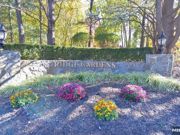 1904 Faulkner Ct, Mahwah, NJ 07430