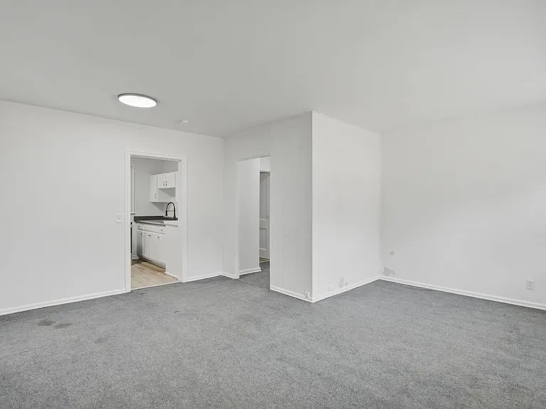 237 Broad St — Photo 13