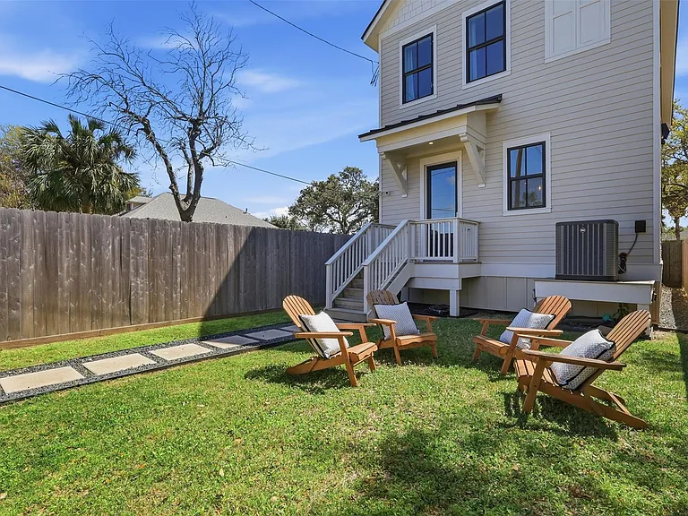 4712 Avenue Q — Photo 26