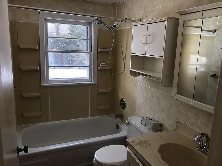 1361 Elmwood Ave SW — Photo 13