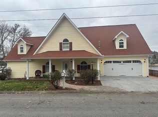 877 Summer Sound Rd, Piney Flats, TN 37686