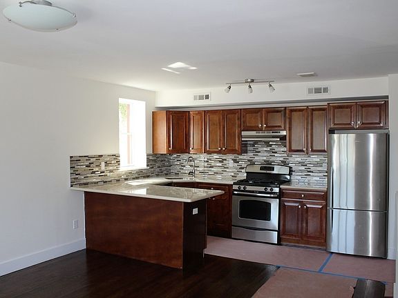 5th image of 832 Hicks St #Exr
