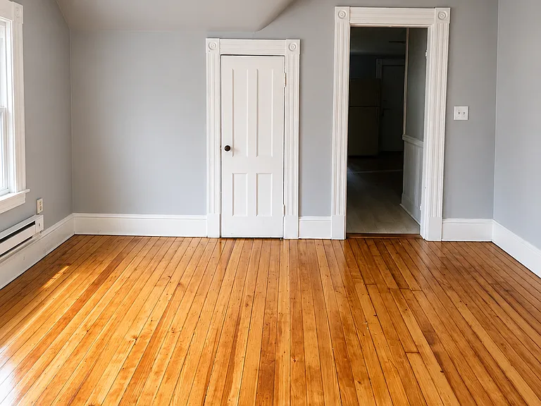 26 Elizabeth St #3 — Photo 2