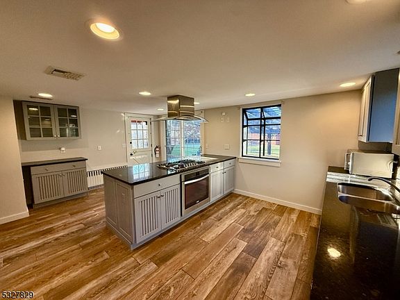 3rd image of 971 Pottersville Rd