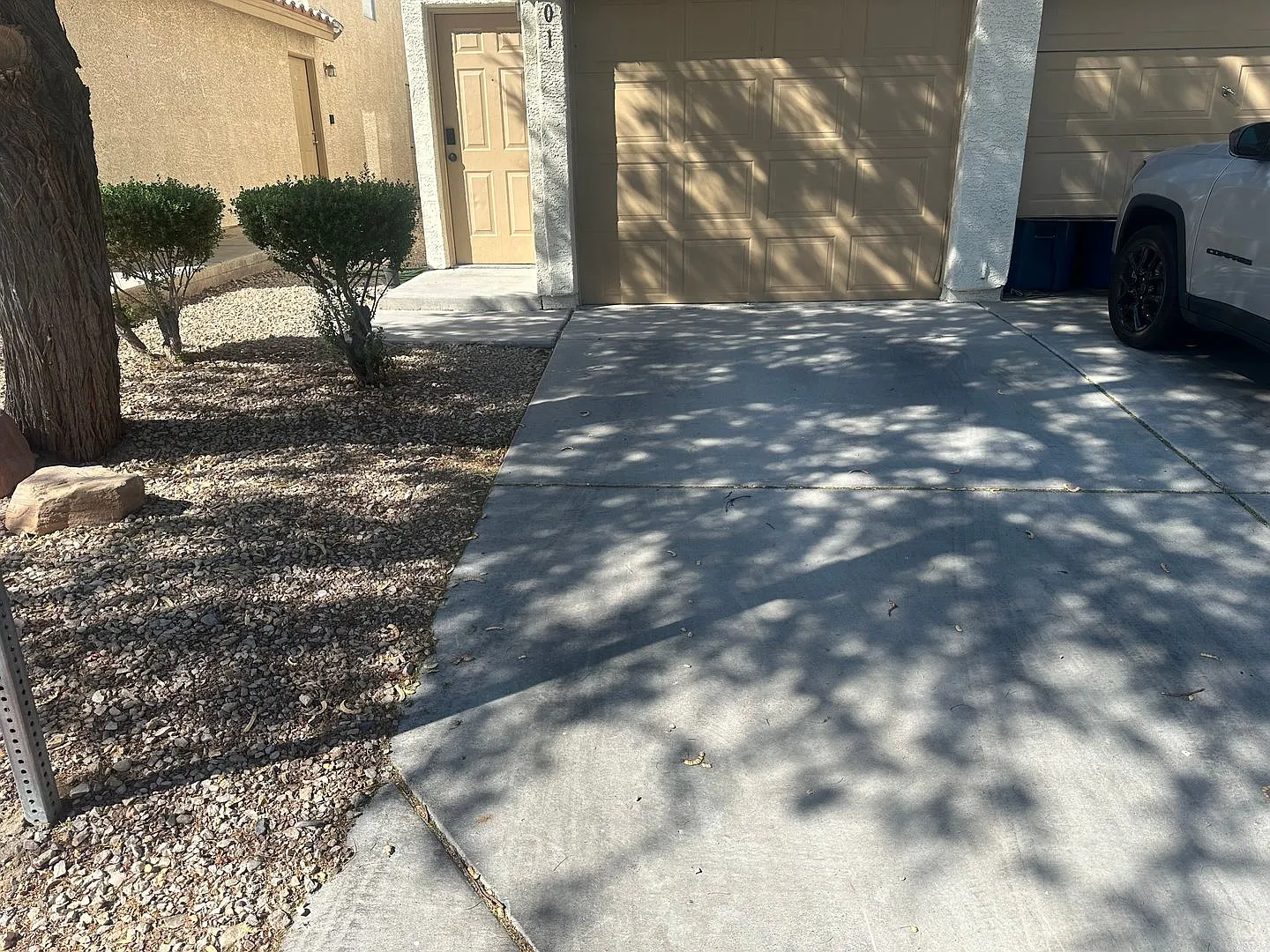 NW!! Community Pool!! Spa!! RV Parking!! 1 Car Garage!! Back yard!! — Photo 2