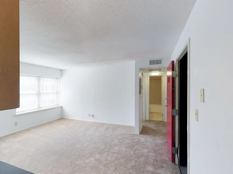 Dining/Living room