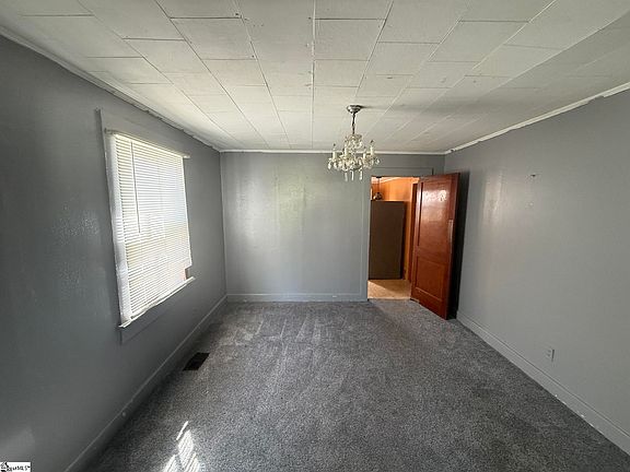 4th image of 209 Oshields St