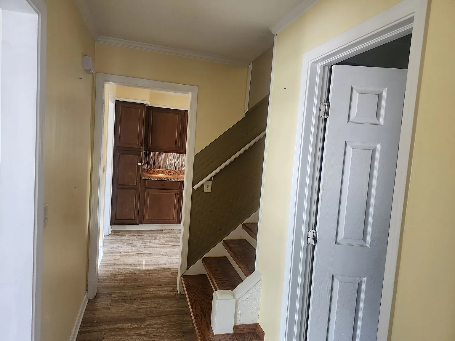 3 bed, 2080 sqft, $3,100 — Photo 4