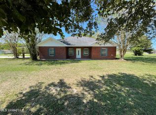 4 Cambridge Cir, Picayune, MS 39466