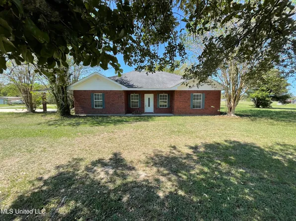 4 Cambridge Cir, Picayune, MS 39466