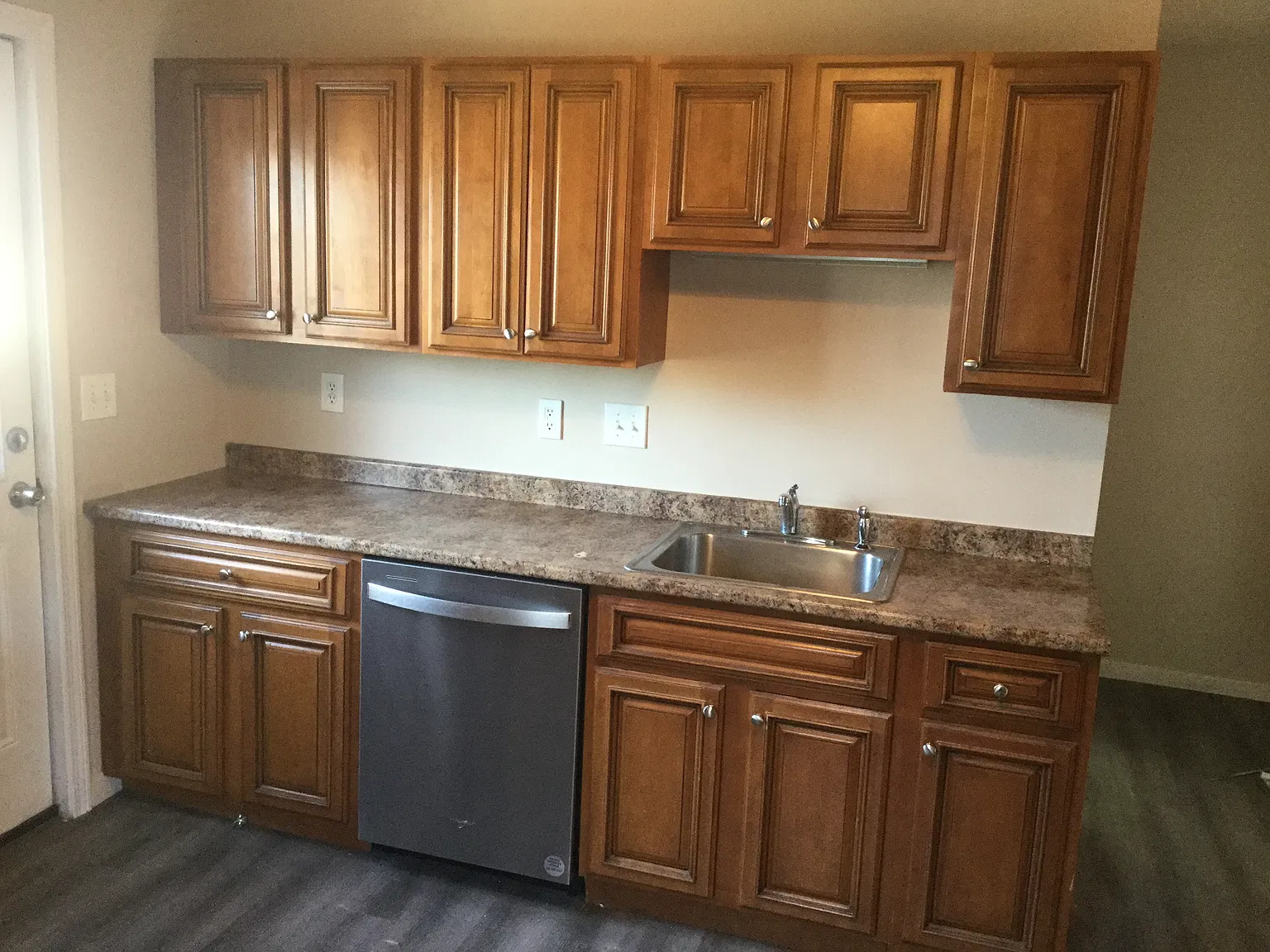 2 bed, 1100 sqft, $1,800 — Photo 1