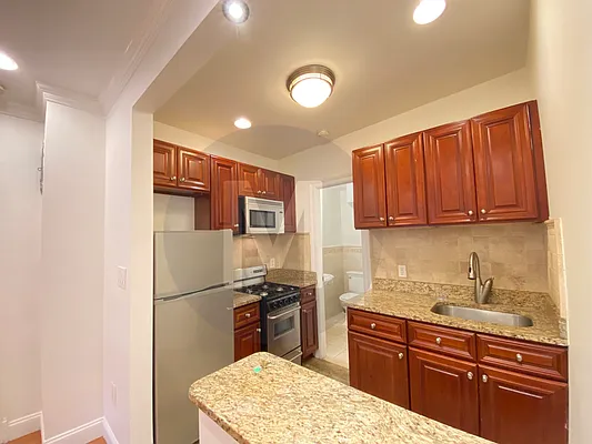 Rented by Kaden Realty | media 6