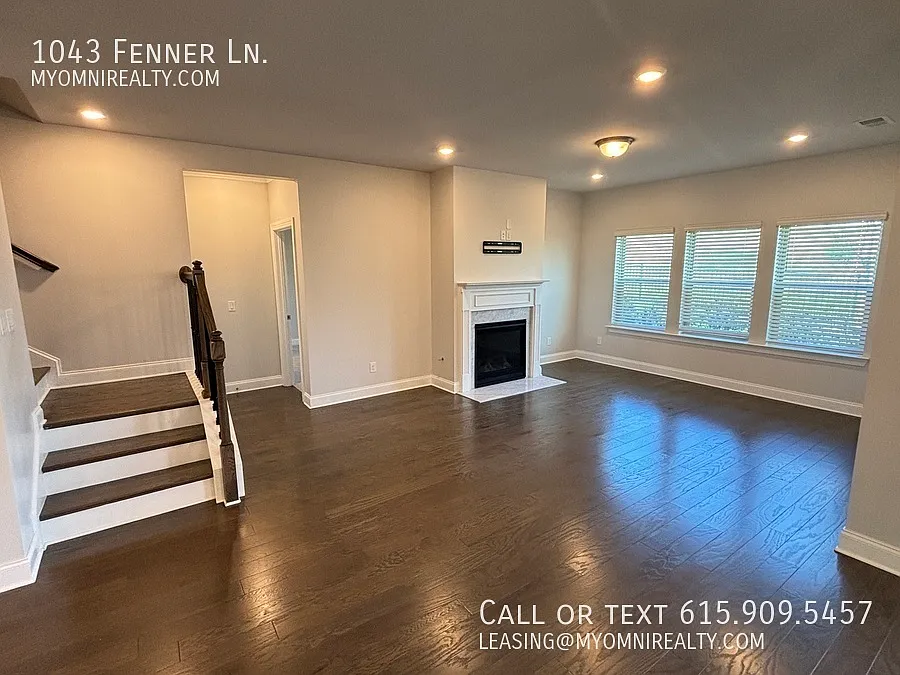 1043 Fenner Ln. — Photo 2