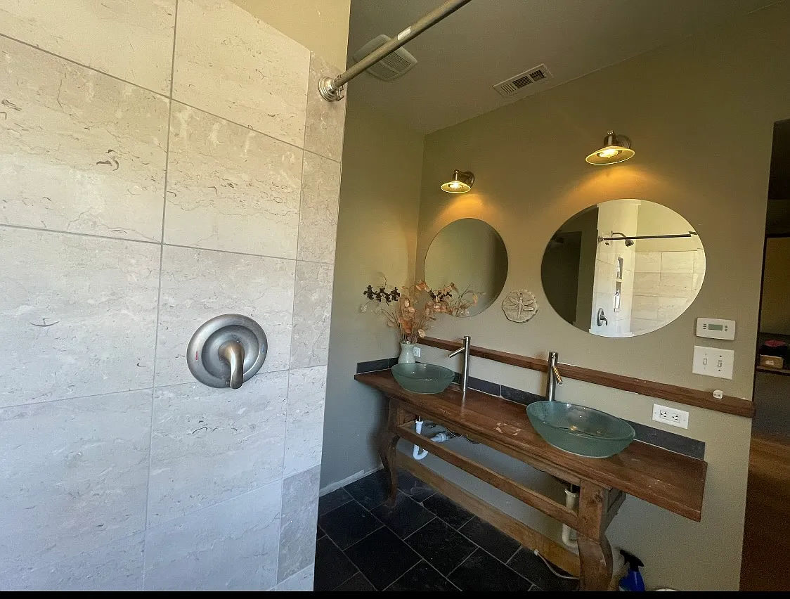 3 bed, 2200 sqft, $3,800 — Photo 1