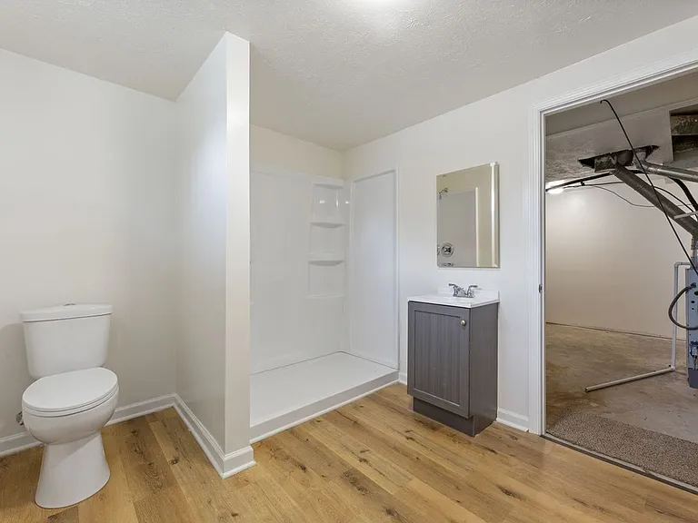 4655 Curtis Ave — Photo 20