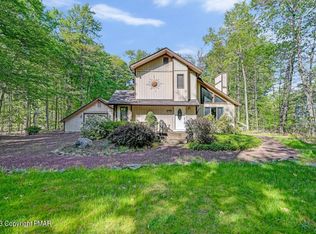 156 Crocketts Cres, Pocono Pines, PA