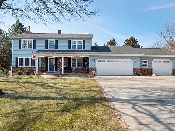 2nd image of 27942 N Lakeview Cir