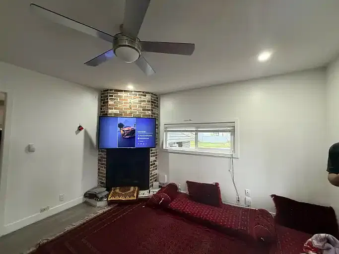 3 bed, 2.0 bath, 1102 sqft, $2,500 — Photo 4