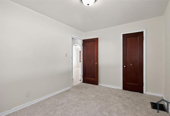 3rd image of 1230 E Olive St