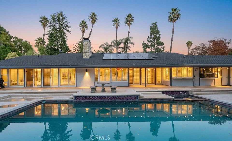 1st image of 2110 Hathaway Pl