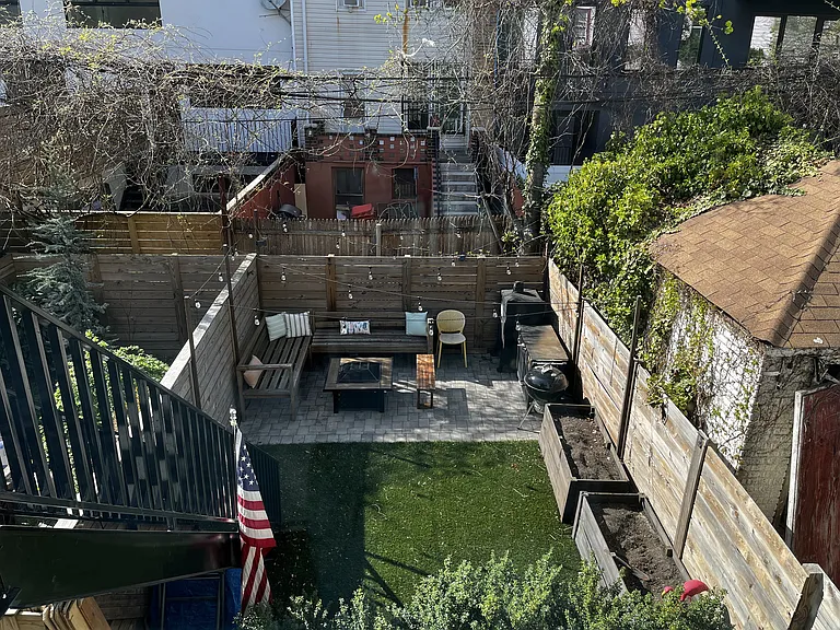 1009 Hancock St #2R — Photo 2