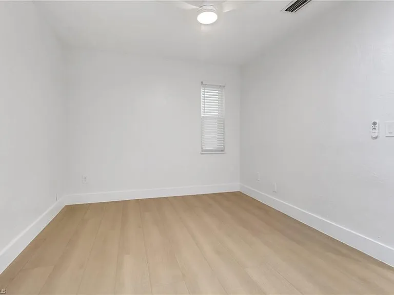 4525 Fluvia Ave — Photo 16