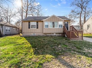 8216 Holmes Rd, Kansas City, MO 64131